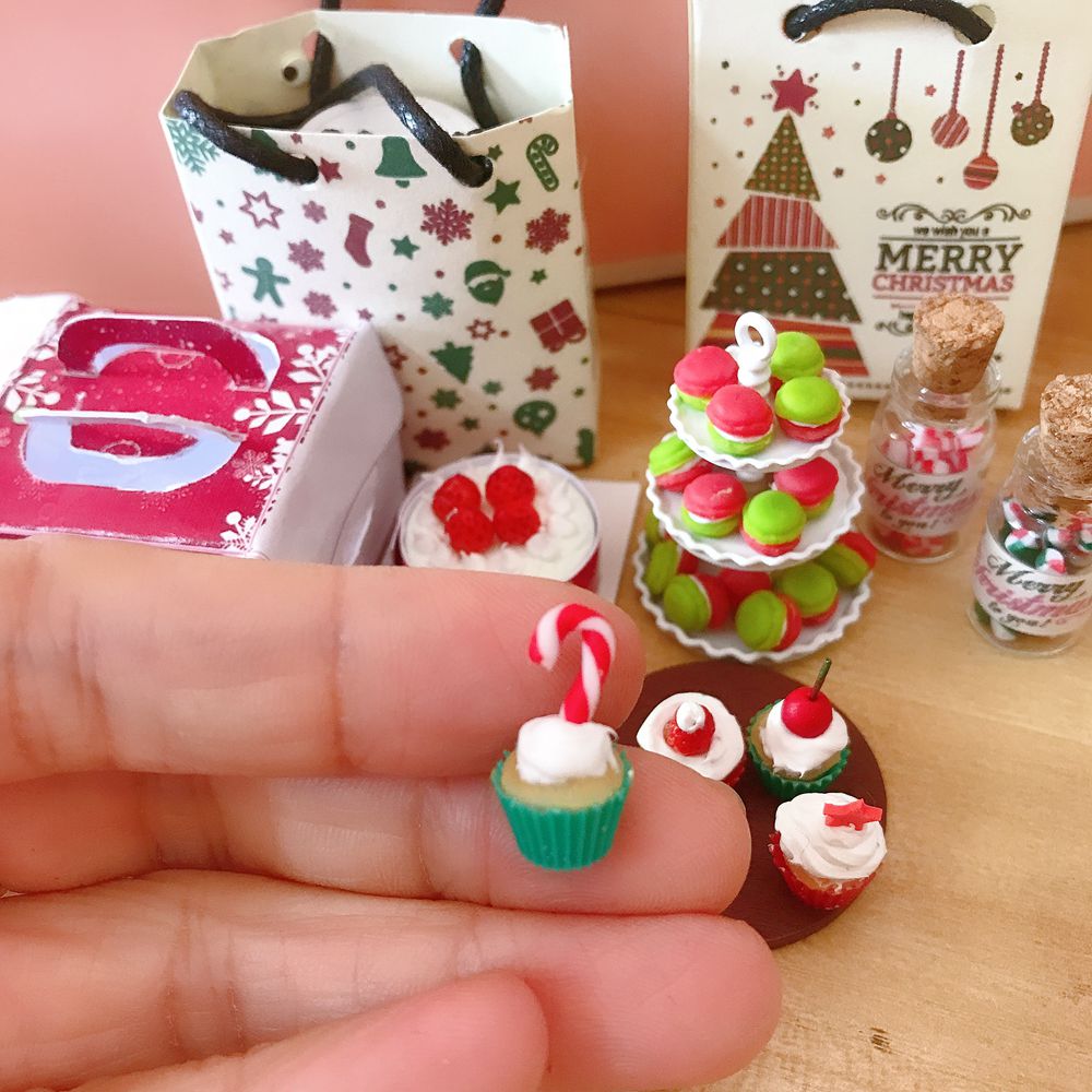 새로운 귀여운 1/6 스케일 인형 집 미니어처 크리스마스 선물 미니 컵케익 캔디 마카롱 인형 집 주방 놀이 장난감