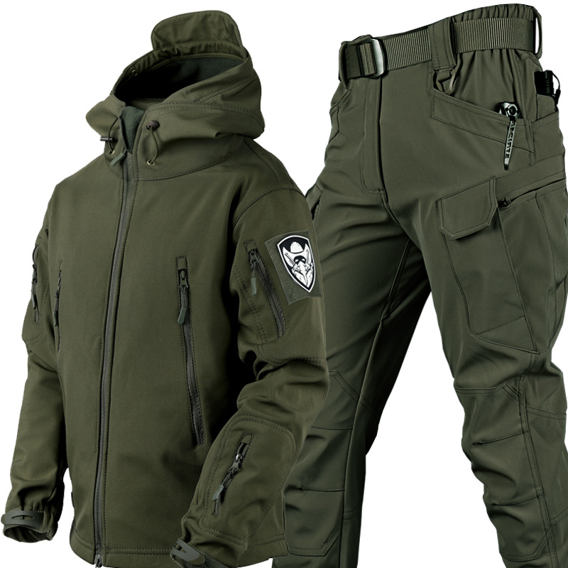 Low Price Sale of Men's Outdoor New Soft Shell Waterproof and Cut Resistant Thick Wool Fleece Multi Pocket Tactical Set