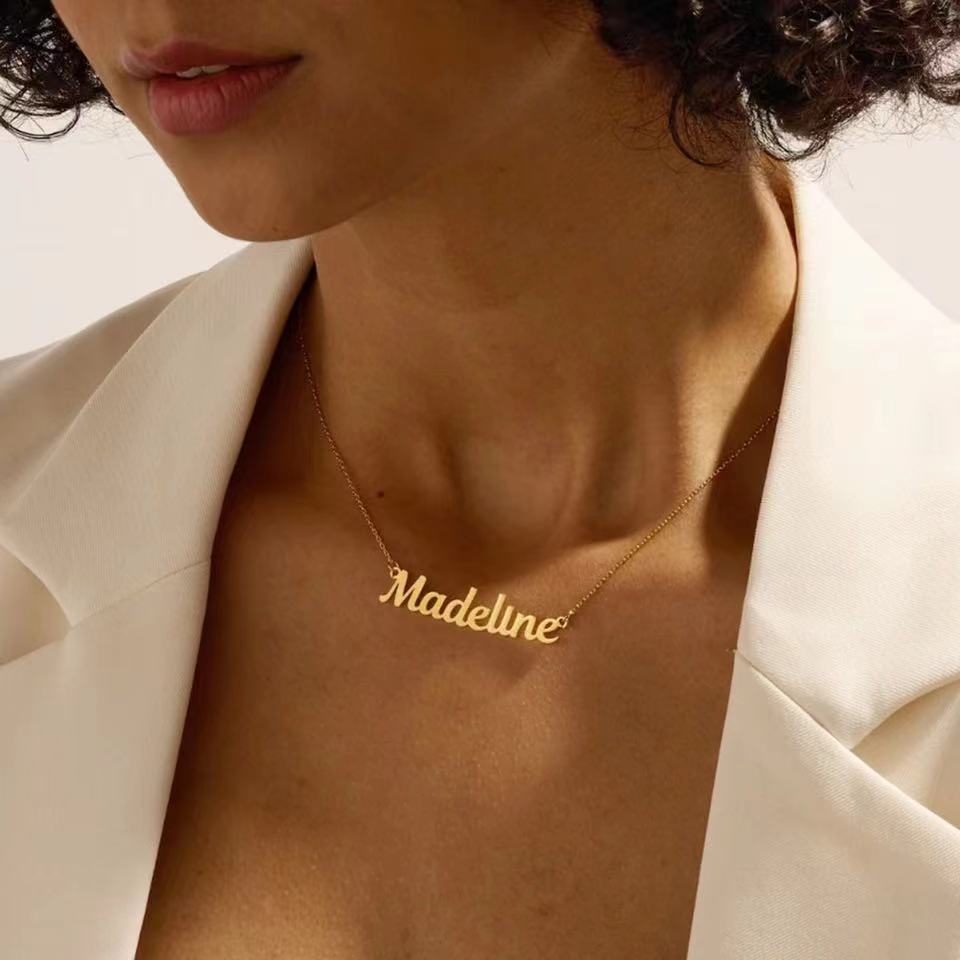 Collar con letras y nombre personalizado, colgante Simple de acero inoxidable personalizado, cadena para clavícula, joyería para mujer, regalo del Día de San Valentín