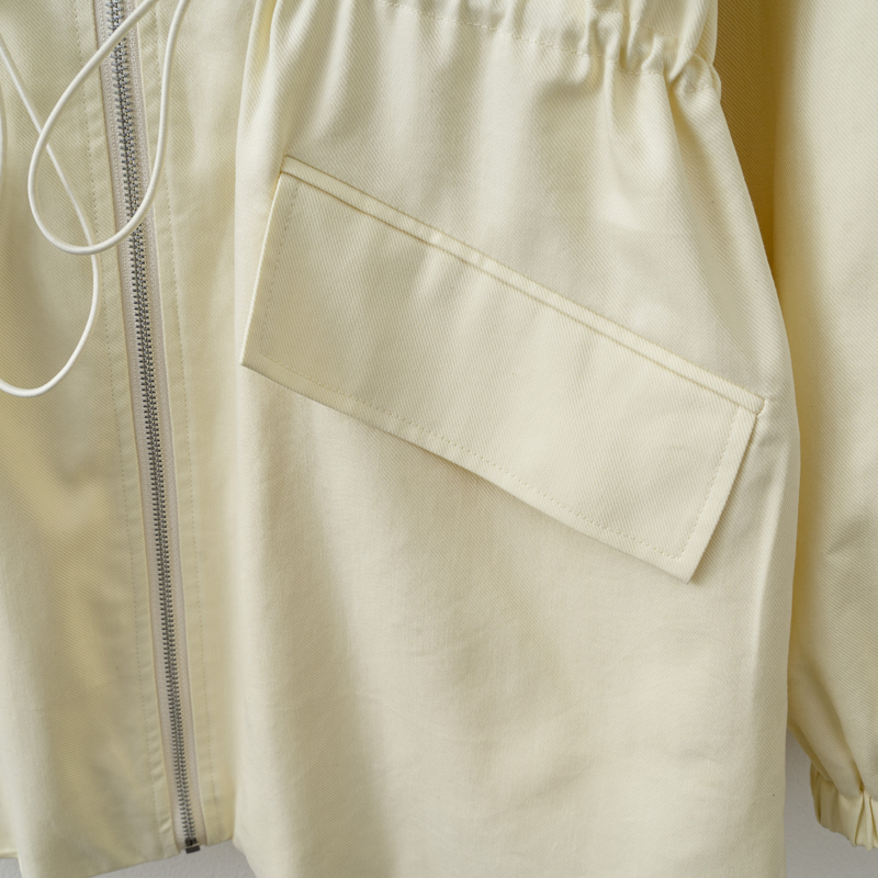 2025 Chaqueta con cremallera y cintura ajustable de color amarillo claro para primavera/otoño para mujer