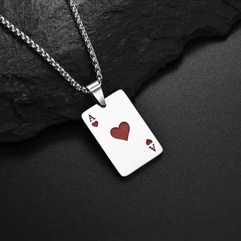 สร้อยคอหัวใจ Spades การ์ดประกาศสไตล์ฮิปฮอป 2 ชิ้นใหม่ปี 2025 เหมาะสําหรับทั้งชายและหญิงที่สวมใส่ มันคือเพนด้า