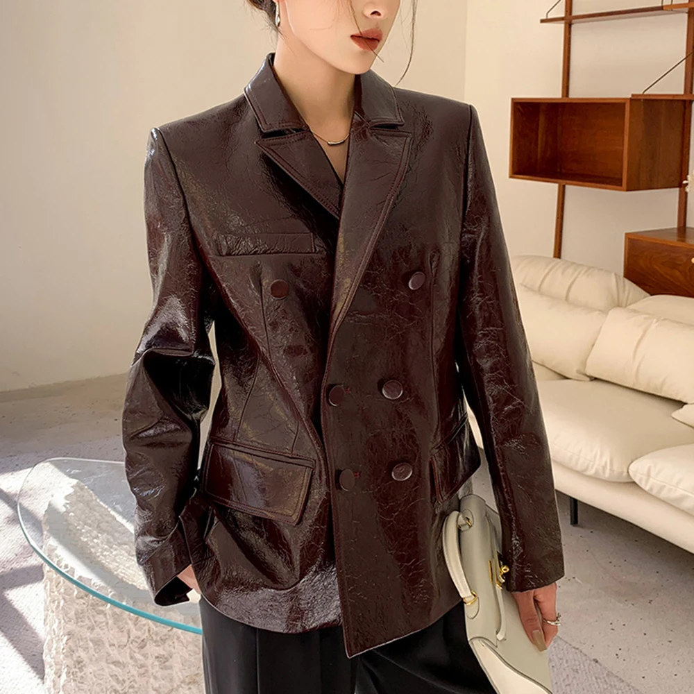TWOTWINSTYLE Feste Beiläufige Leder Blazer Für Frauen Kerb Kragen Langarm Patchwork Zweireiher Lose Mäntel Weibliche Neue