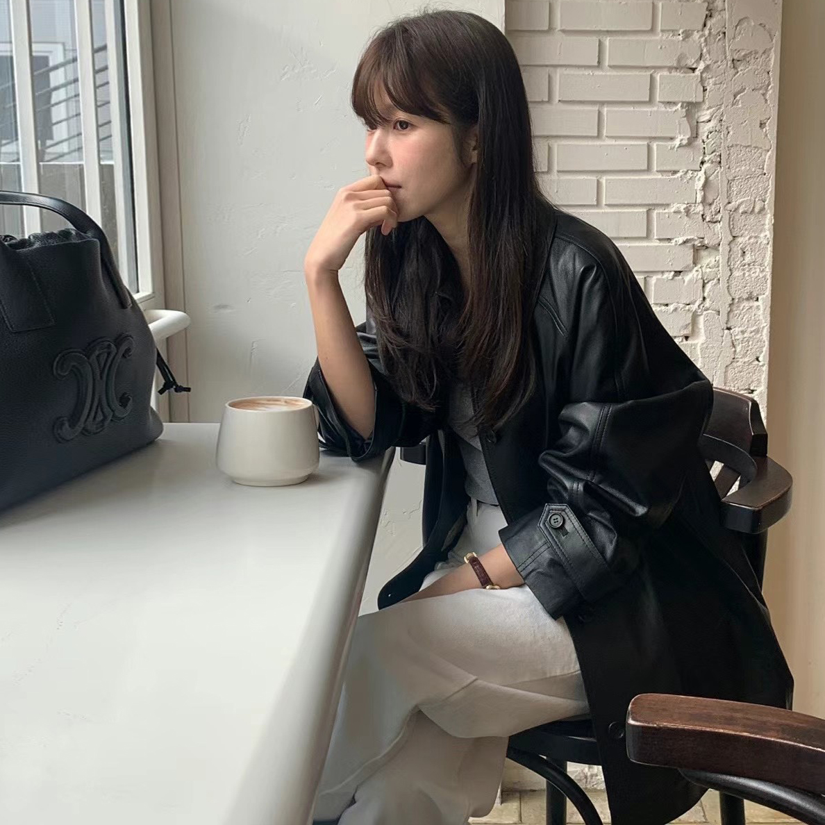 ルーズブラック Pu レザージャケット女性の春秋のファッションデザインストリートスタイルレトロスーツコート長袖テーラード襟