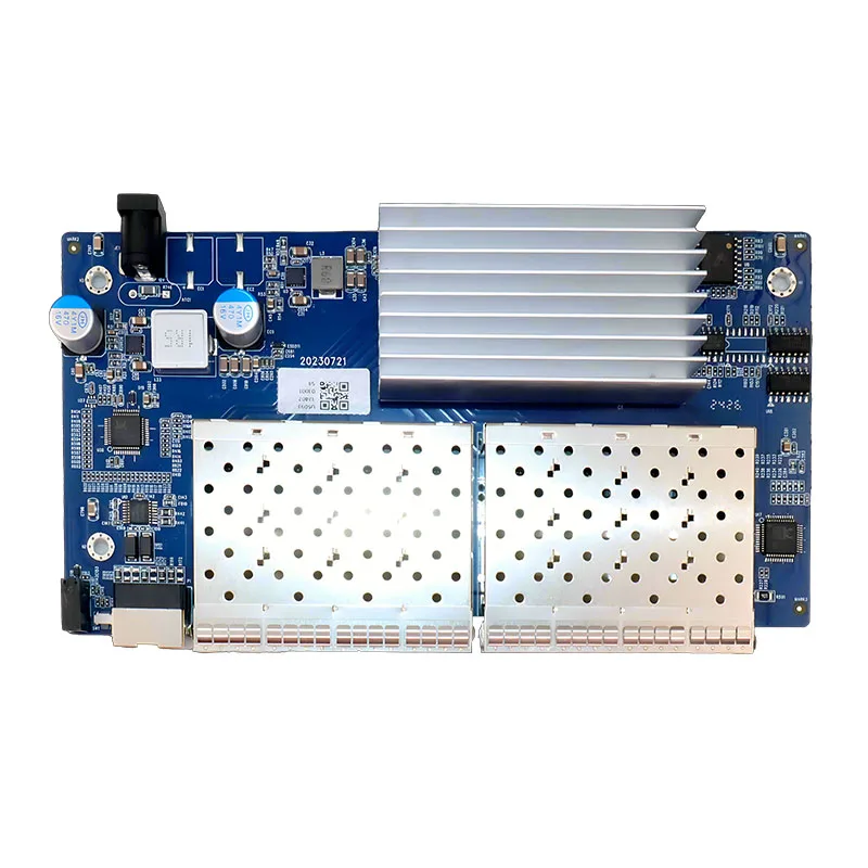 8*10-гигабитных портов SFP+. Управляемый сетевой коммутатор L3. Поддержка DHCP и динамической маршрутизации. Поддержка разделения VLAN и агрегации портов.