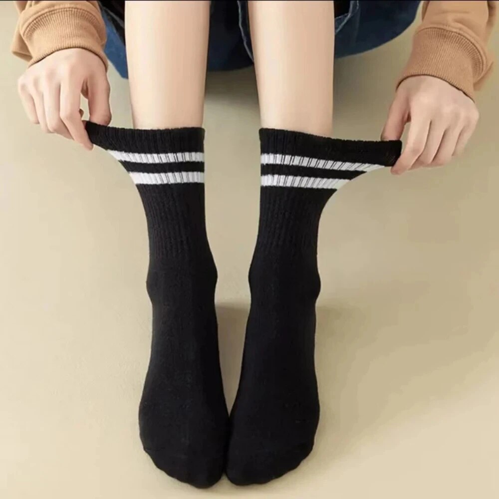 6 paires de chaussettes mi-tube pour femmes, couleur unie, respirantes, confortables, Sport, absorbant la sueur, pour hommes et femmes, automne et hiver