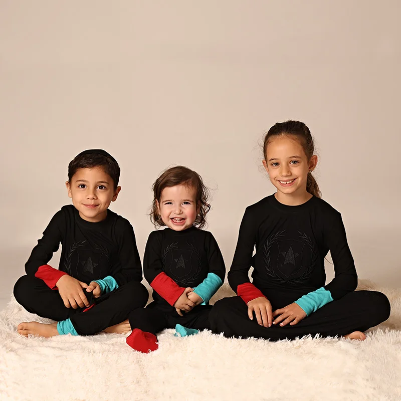 AA SS25-Embroidered Badge Girl Robe Maxi Dress Baby Rompers Kids Set Boys Pajamas Family Matching Clothing