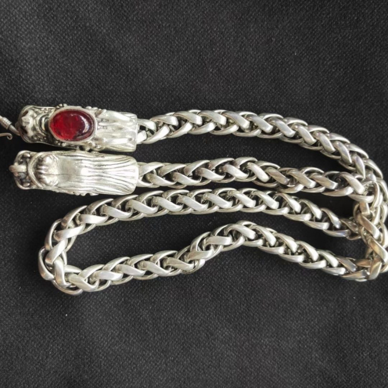 アンティーク ブティック コレクション ヴィンテージ アンティーク チベット シルバー ラージ ドラゴン ヘッド ネックレス ダイヤモンドと翡翠付き ハンドメイド ネックレス A