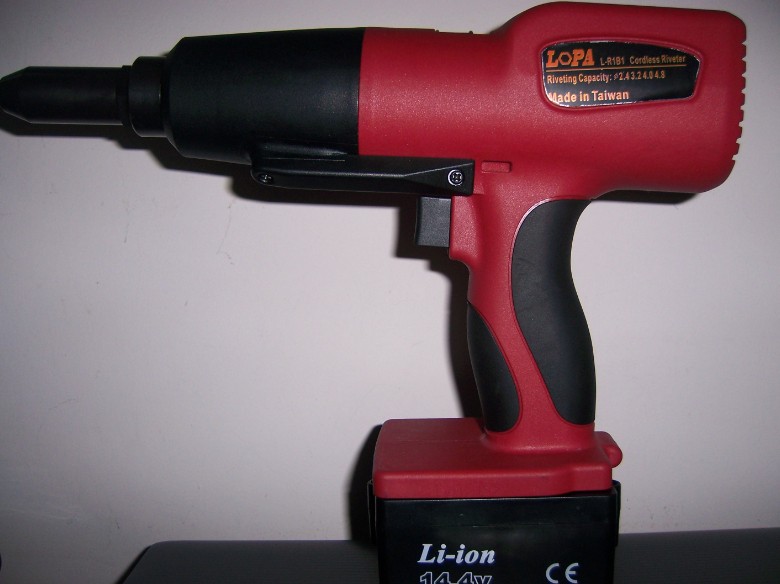 Pistolas de rebite cegas elétricas de carregamento de lítio pistola de rebitagem dc 14.4v pistola de rebitagem de núcleo rápido XDL-200M