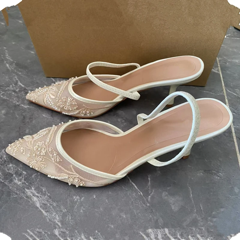 Sandalias de tacón alto con talón descubierto y bordado Floral de malla para mujer, sandalias con punta en pico y tachuelas de perlas, zapatos de tacón de aguja sexis para mujer