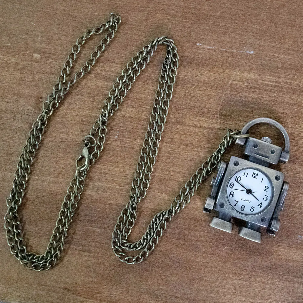 Vintage Robot Shape Relógio de bolso, algarismos arábicos, mostrador redondo, quartzo, pingente decorativo, chaveiro bonito, saco charme para uma festa