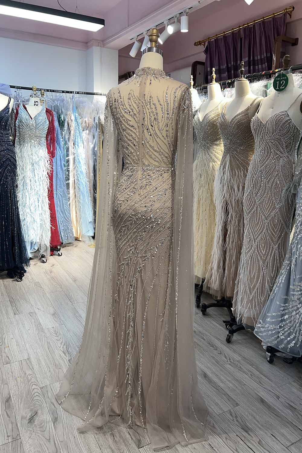 YQLNNE luxe nu cristaux faits à la main robe de soirée avec manches longue sirène col haut Tulle perlé robes formelles 049