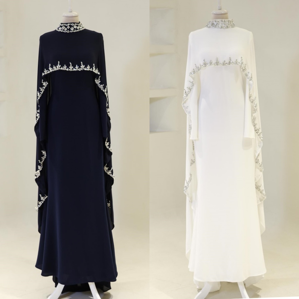 Dostosowany nowoczesny styl Skomplikowana koszulka Ruched Rhinestone Proste długie sukienki z wysokim kołnierzem Sukienki na zamówienie Klasyczne