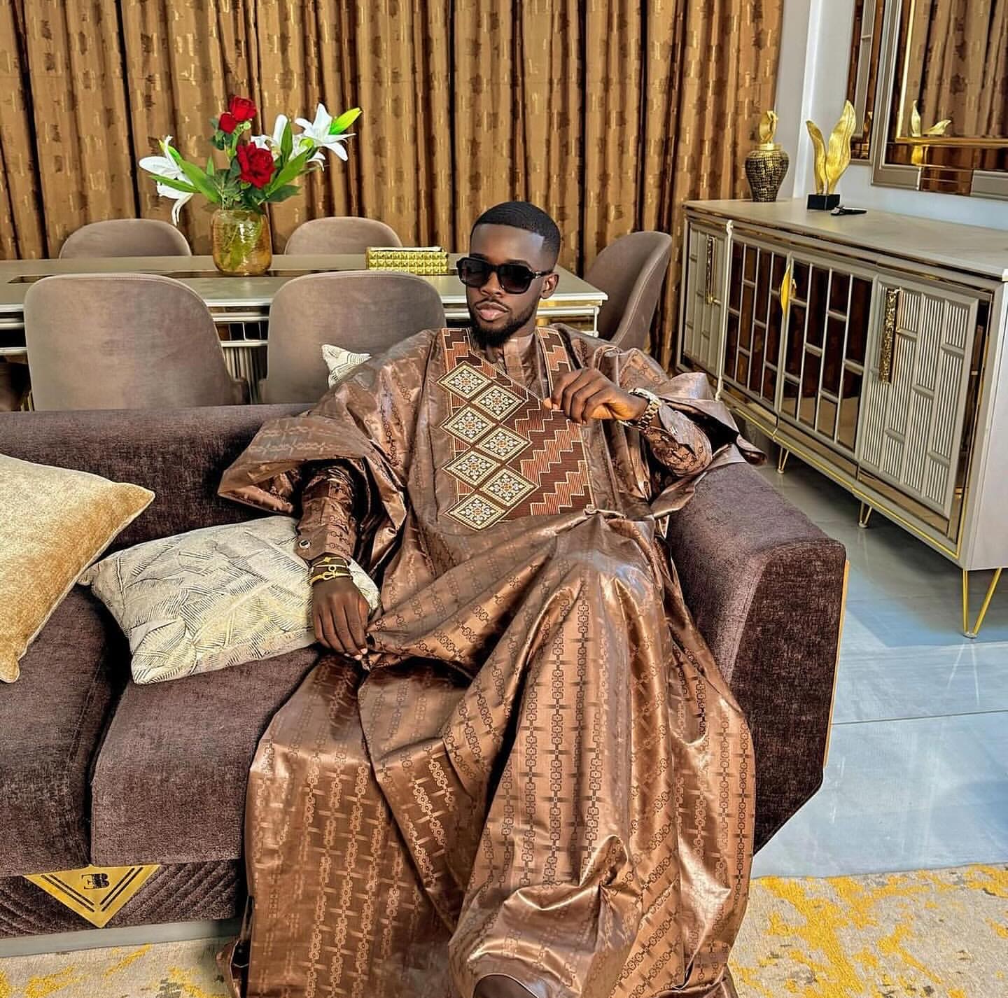 Afrikanische Kleidung für Männer traditionelle Bazin Riche Stickerei Design Top Langarm 3 Stück Set