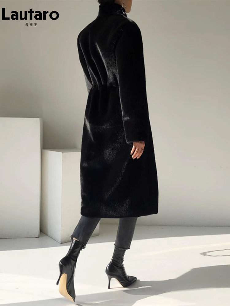 LautaroฤดูหนาวยาวสีดําหรูหราElegant StylishหนาWarm Fluffy Hairy Soft Faux Mink Fur Coatผู้หญิงขาตั้งคอSashes 2023