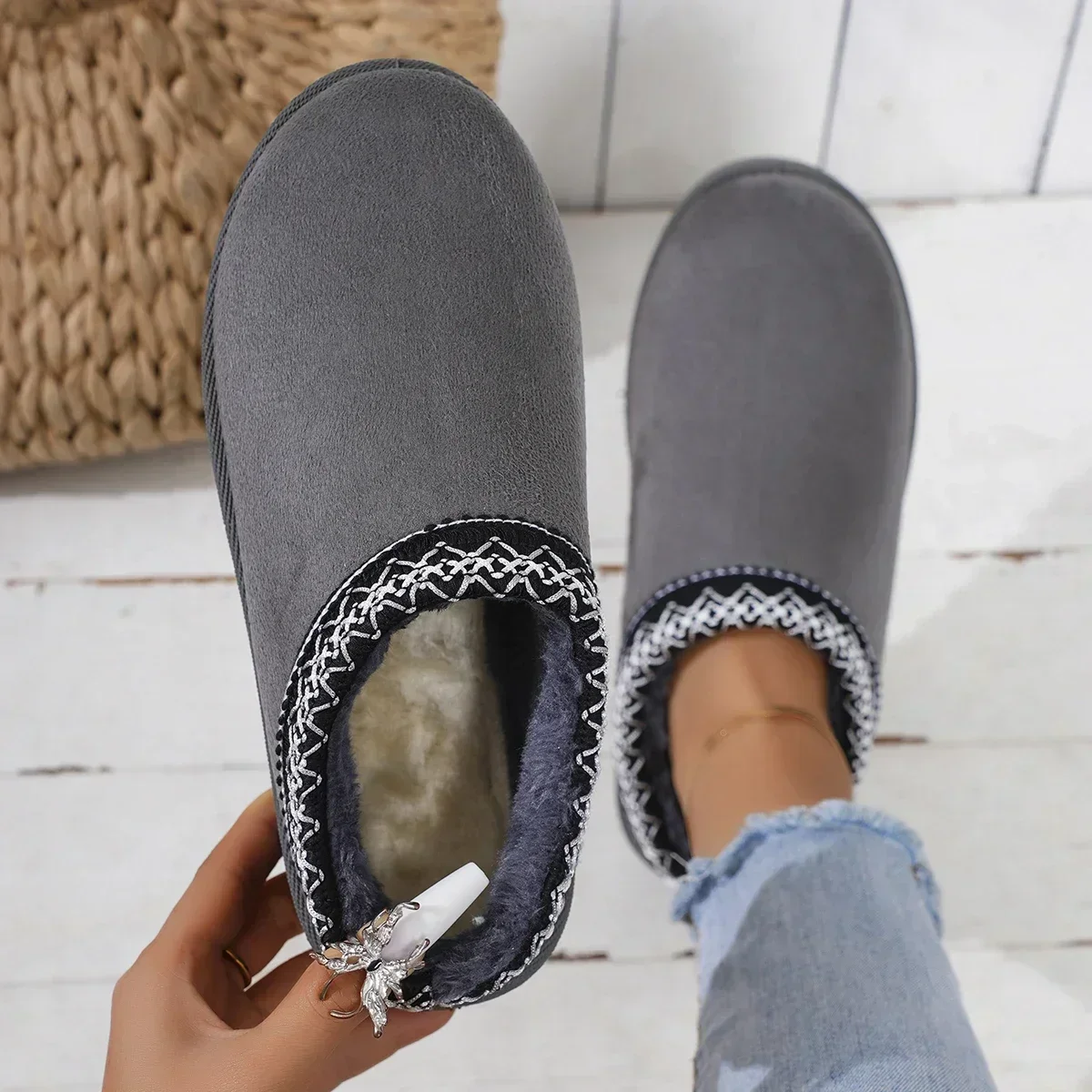 Botas de nieve para mujer, invierno, nuevas suelas gruesas cálidas de Cachemira sin pelo cubierto con tacón, media zapatilla, zapatos de algodón, botas cálidas de Cachemira
