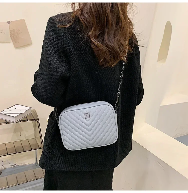 Bolso de mujer Monedero con colcha en V y cadena de metal con cremallera