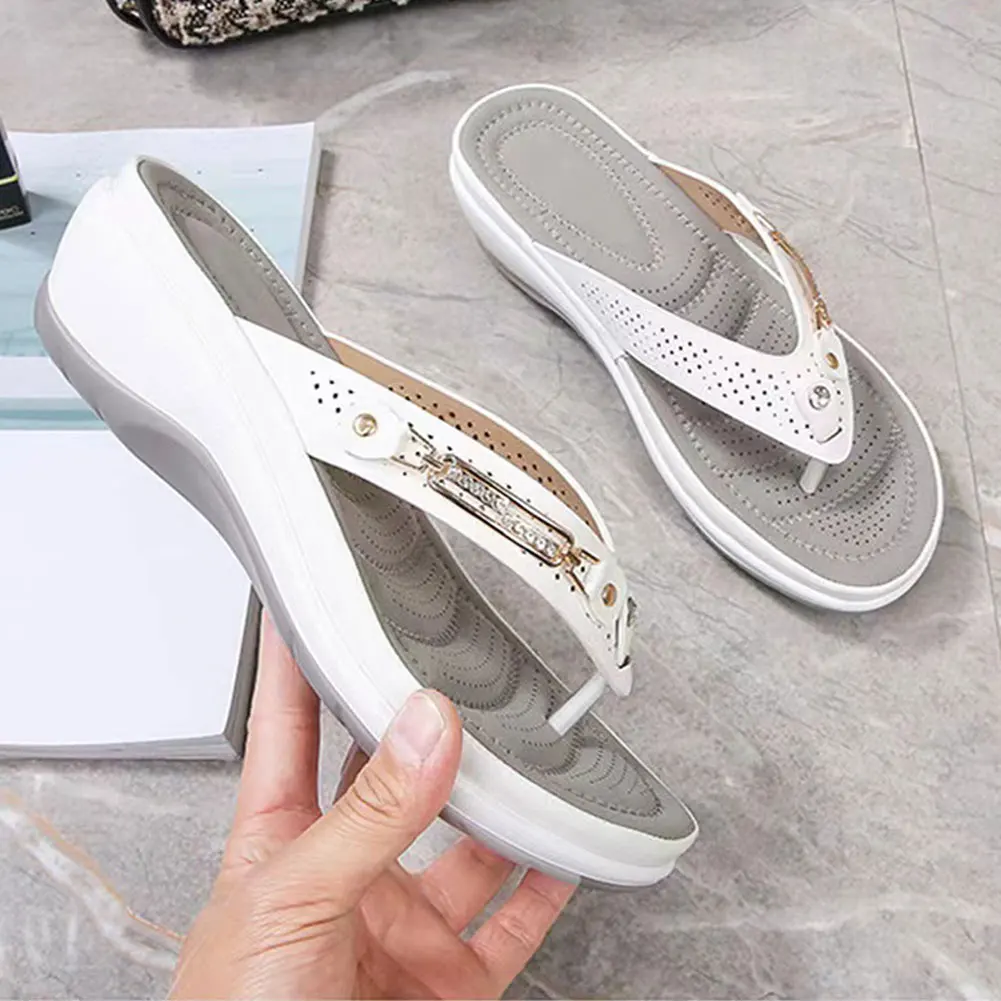 2024 Chinelos Femininos Novos Slides Da Moda Sapatos Antiderrapantes Sandálias De Praia Mulheres Lazer Ao Ar Livre Chinelos Desgaste Biqueira Aberta