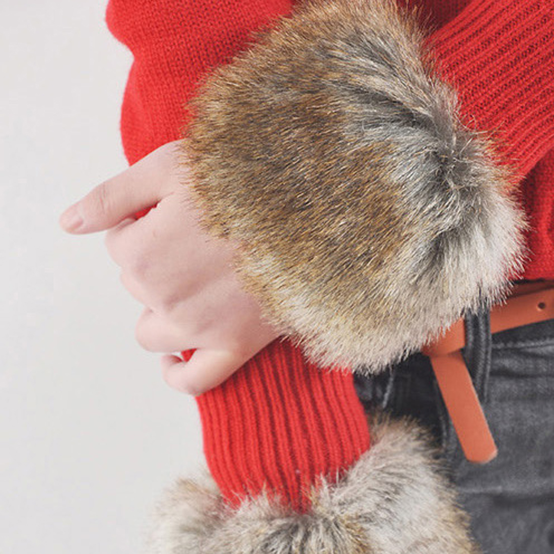 New Winter Wrist Slap On Cuffs Arm Warmer Plush Warm Women Faux Fox Fur Elastic Wrist Cover Sleeve Coat Decor Solid Luxurious