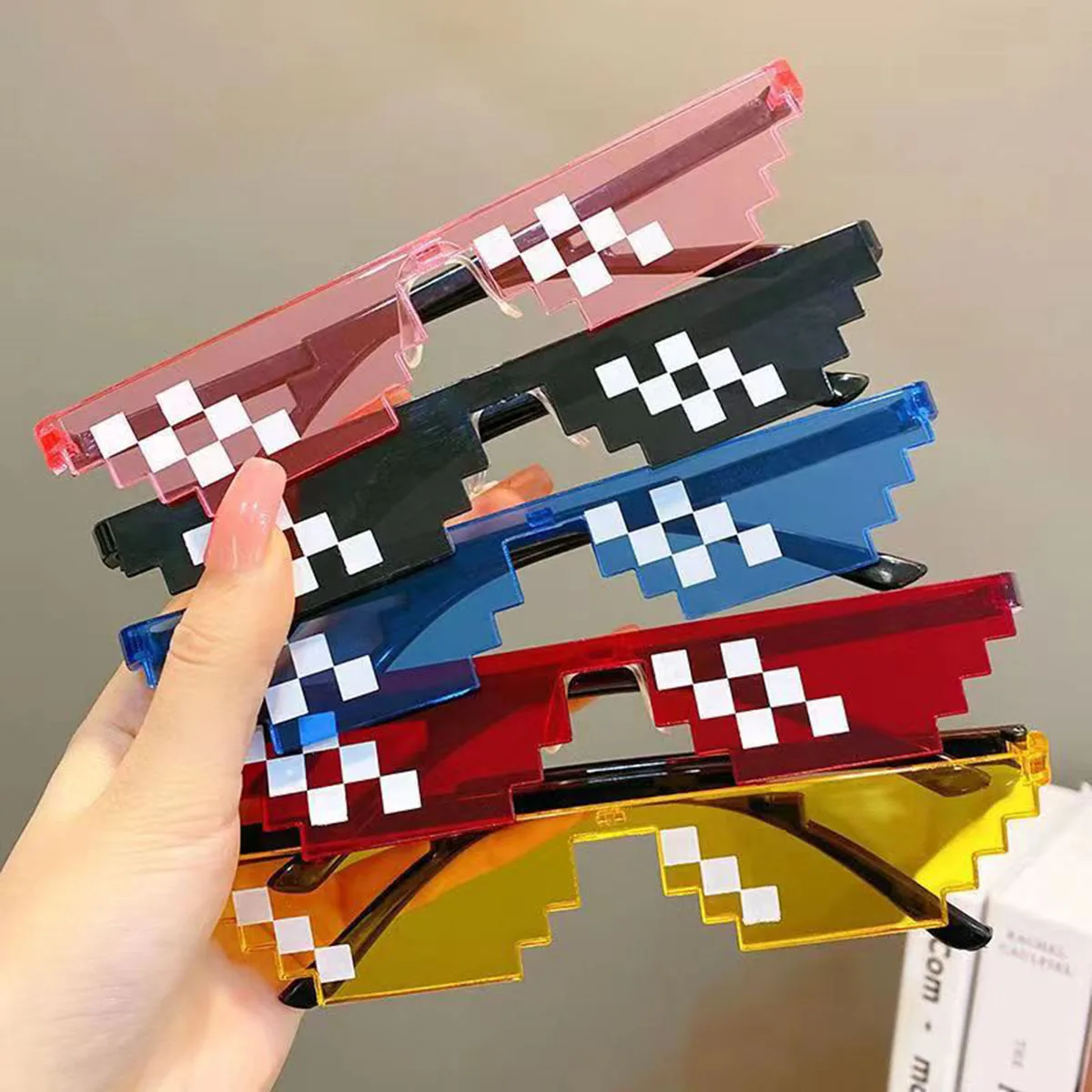 5 pièces nouvelles lunettes de soleil en mosaïque truc jouet voyou lunettes de vie affaire avec ça lunettes Pixel noir mosaïque lunettes de soleil blagues fraîches jouets drôles