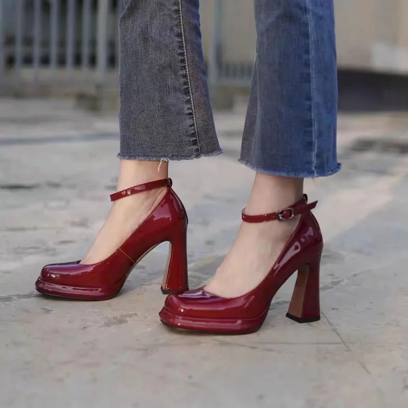 Sepatu hak tinggi sol tebal untuk wanita, sepatu hak tinggi bersol tebal elegan, sepatu satu sisi dengan gesper pergelangan kaki musim semi untuk wanita
