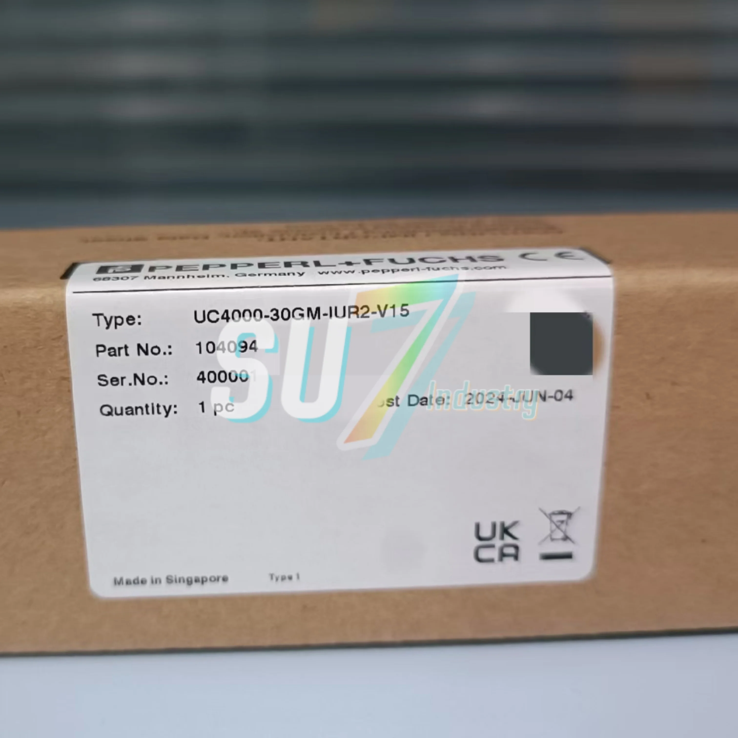 Sensor ultrassônico novo no armazém UC4000-30GM-IUR2-V15 UC500-30GM-IUR2-V15