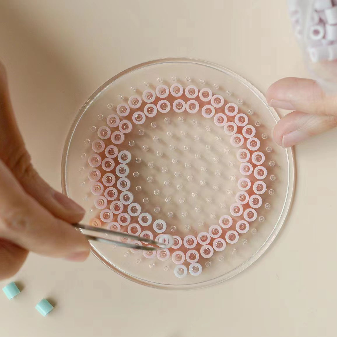 5MM 1000 Uds rompecabezas de píxeles cuentas de hierro para niños Perler Hama cuentas Diy de alta calidad hecho a mano regalo juguete fusible cuentas