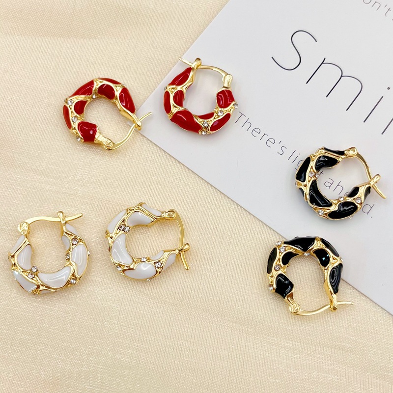 Nova moda esmalte cor metal textura pequenos brincos de argola para mulheres banhado a ouro declaração orelha fivela jóias criativas presentes