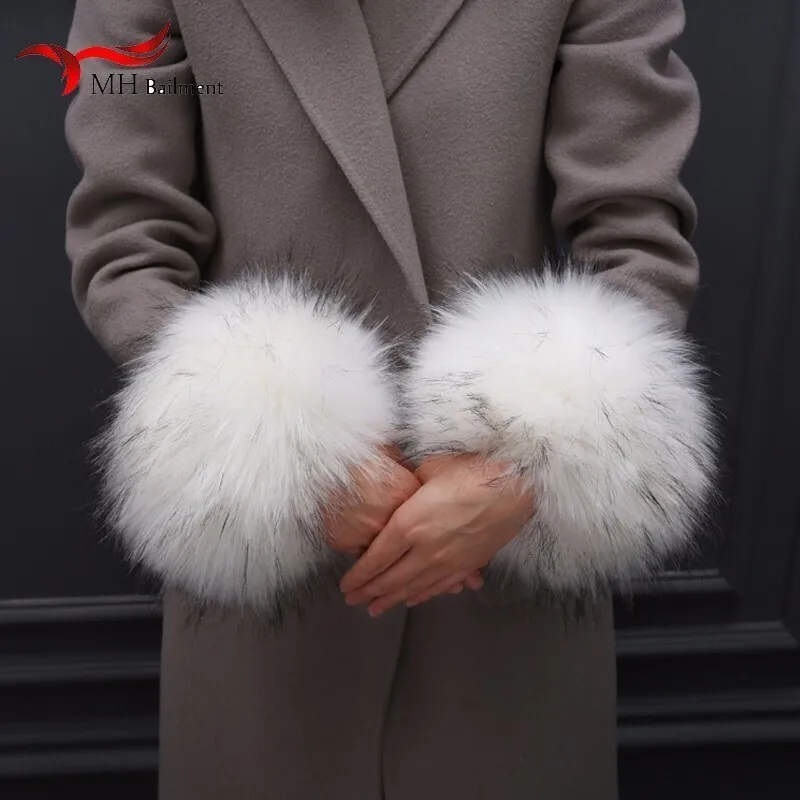 Mới Nữ Gấu Trúc Vòng Tay Kèm Nhẫn Bộ Tự Nhiên Màu Sắc Thực Gấu Trúc Lông Thú Vòng Bít Nữ Phối Tay Bộ Mùa Đông Tay Nữ Tay Cổ Tay ấm
