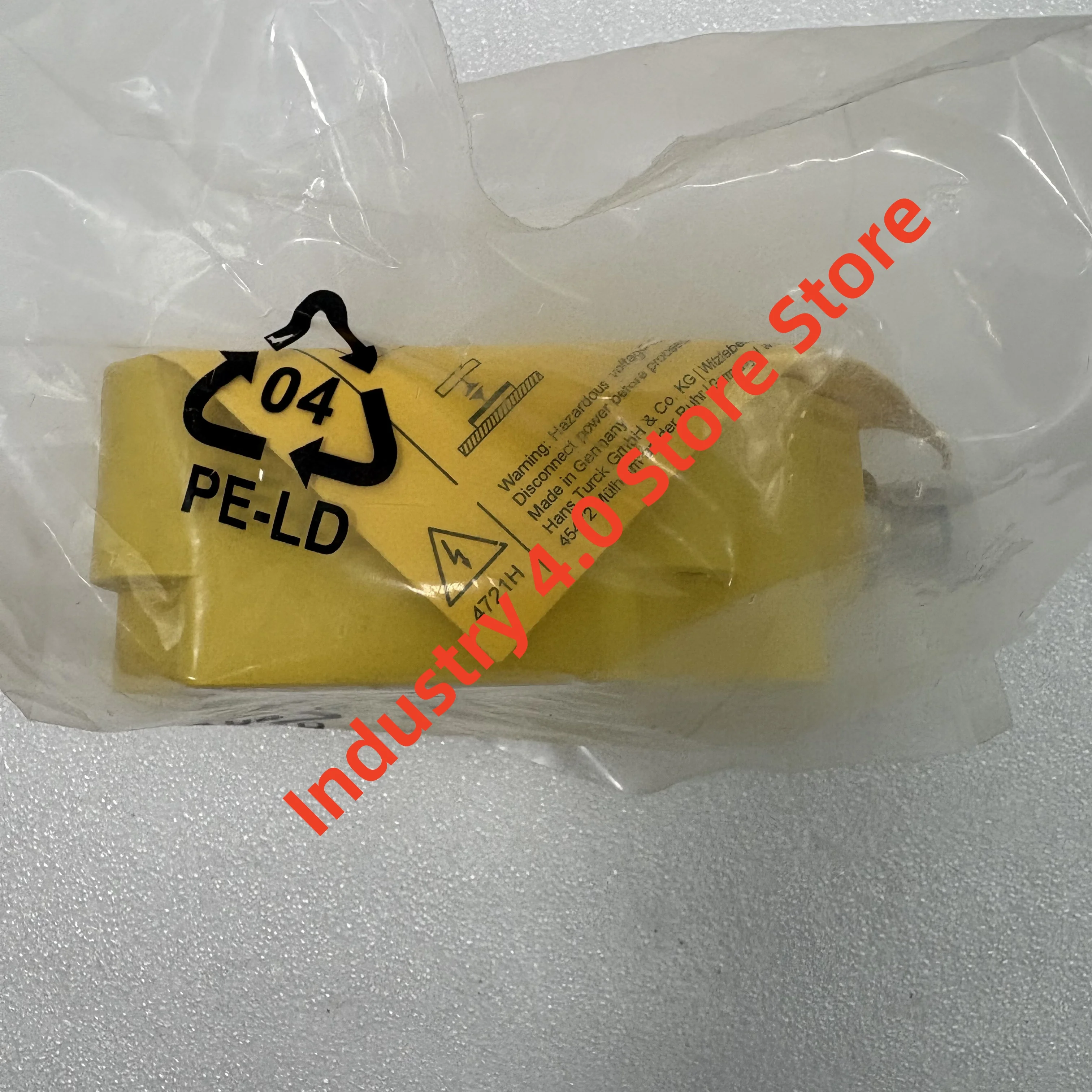 high-frequency read/write head   TNDC-Q80-R1213  new original