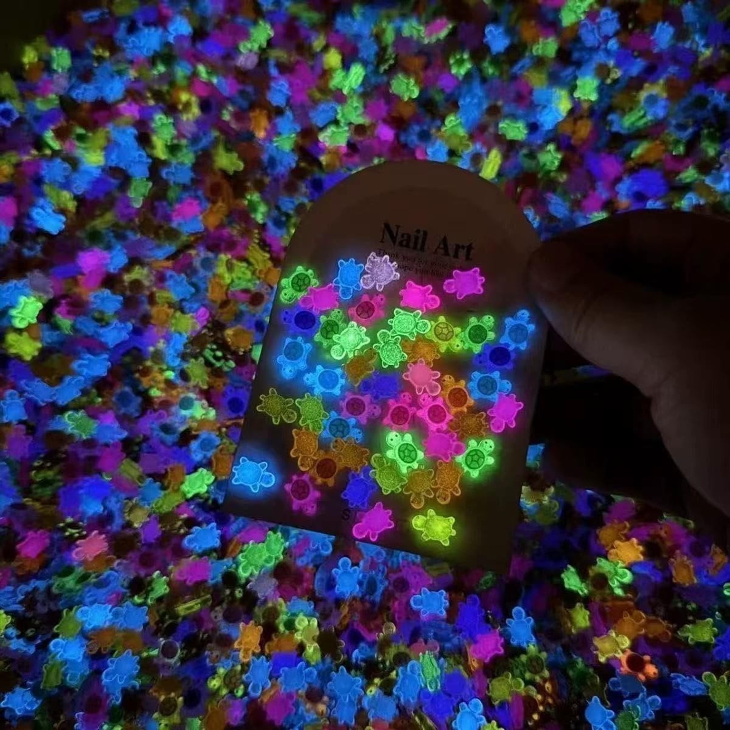 50/100 Pcs Cute Mini Luminous Turtle Ornaments Glowing in The Dark Miniatures Turtle Micro Landscape Kids Toys Home Decor Gift