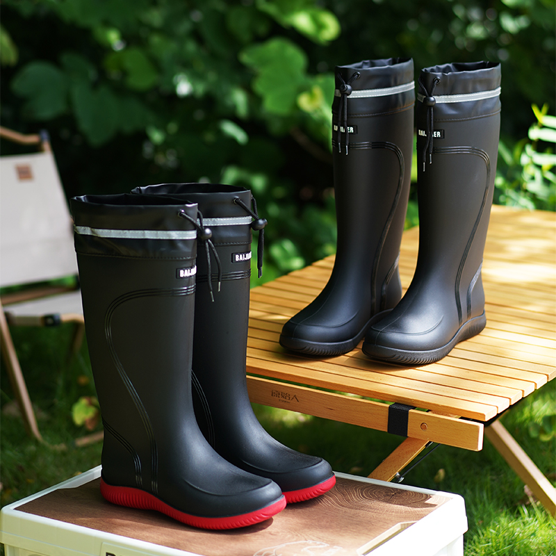 Botas de chuva femininas de alta qualidade fechadas, à prova de chuva e à prova d'água, curtas e até a panturrilha, antiderrapantes, com cordão de borracha