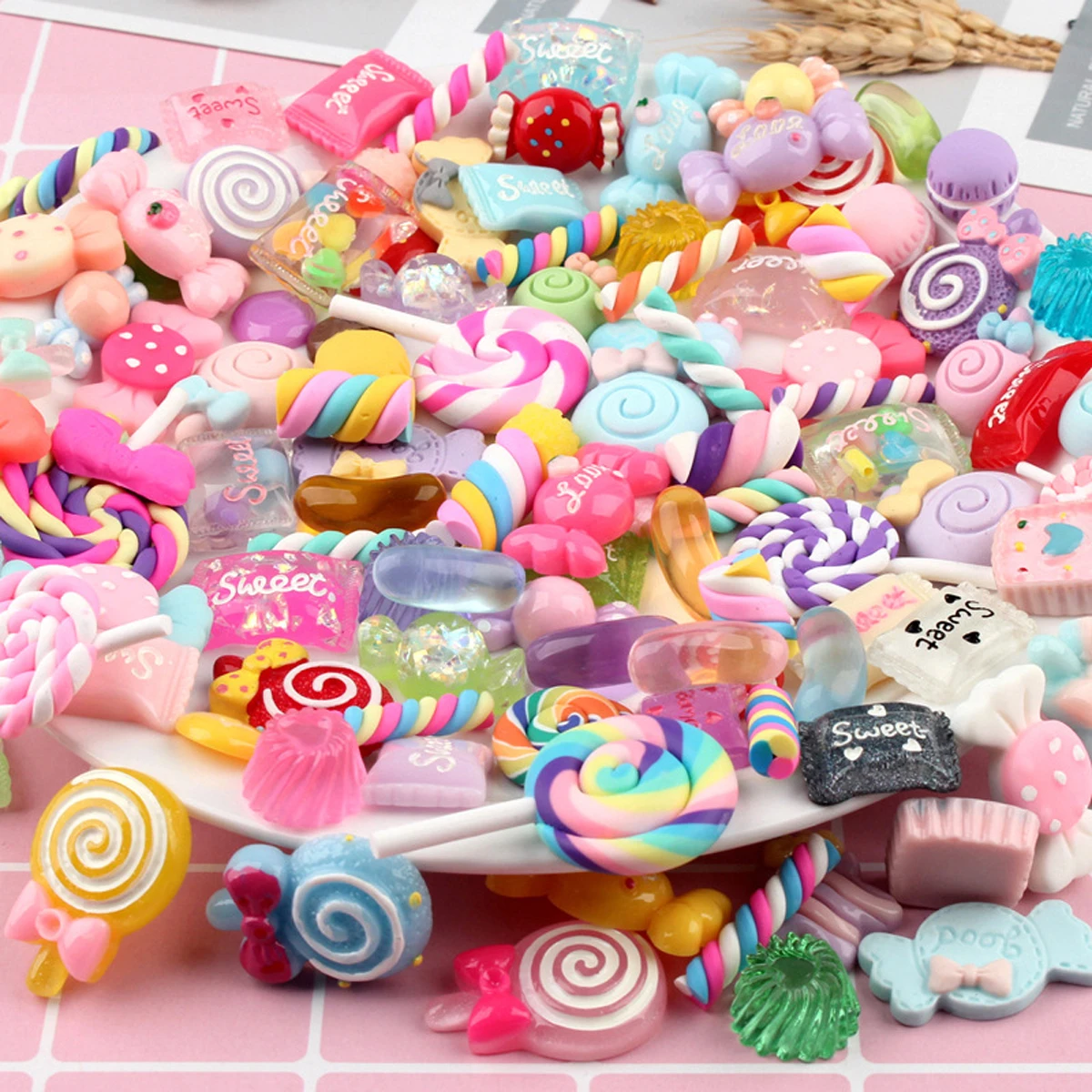 30pcs Willekeurige Snoep Slime Charms Leuke Set Gemengde Hars Snoep Plaksteen Slime Maken Benodigdheden voor DIY Craft Maken en Ornamen DIY