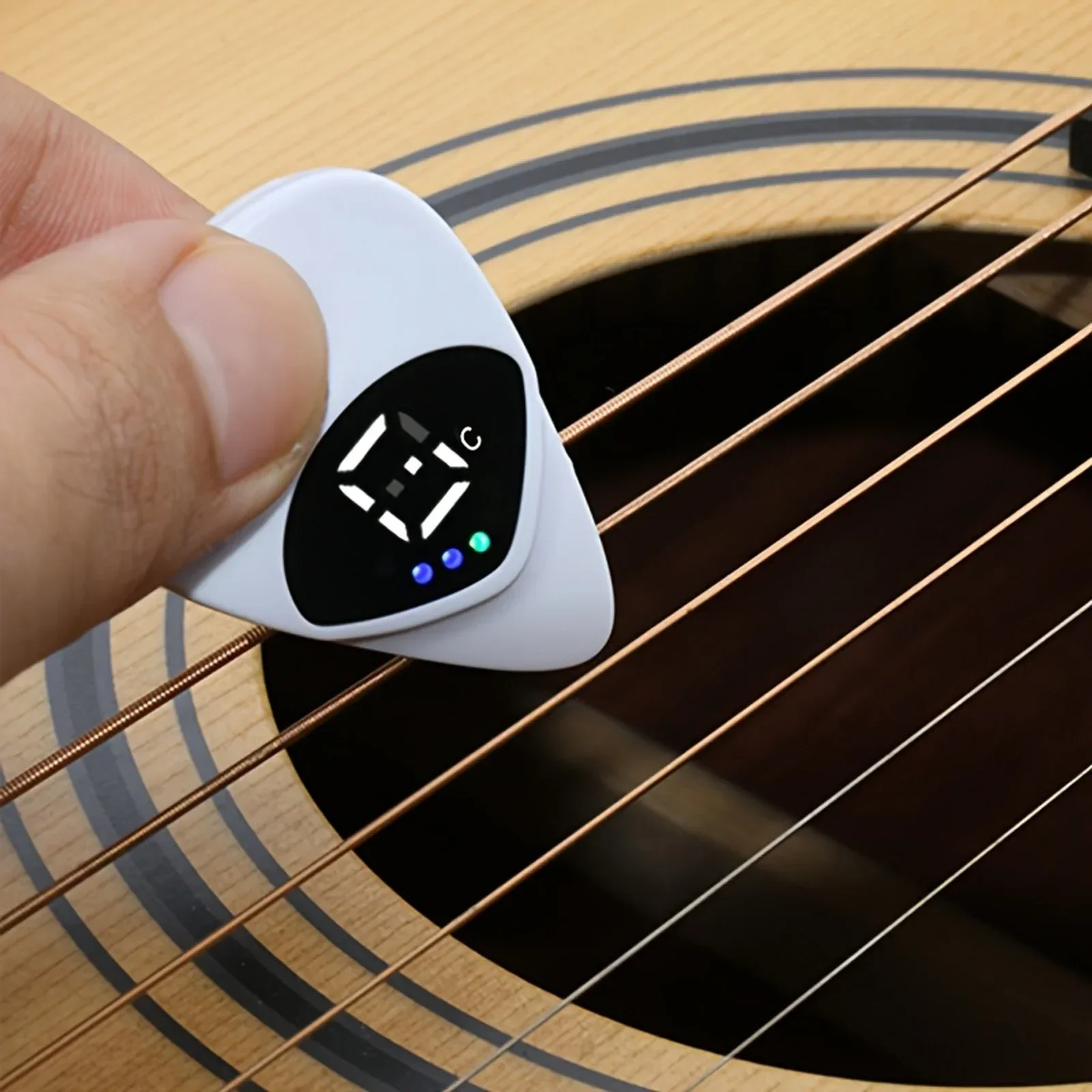 2-in-1 Guitar Pick & Tuner Portable Multi-Purpose Pitch Calibrator for Folk Guitars and Ukuleles 12-Tone Equal Temperament