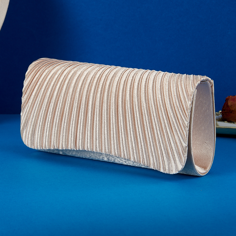 Neue plissierte Abdeckung Kopf runden Boden nackten Körper Version Design einfache Hochzeit Damen Abend Handtasche Metall kette Umhängetasche