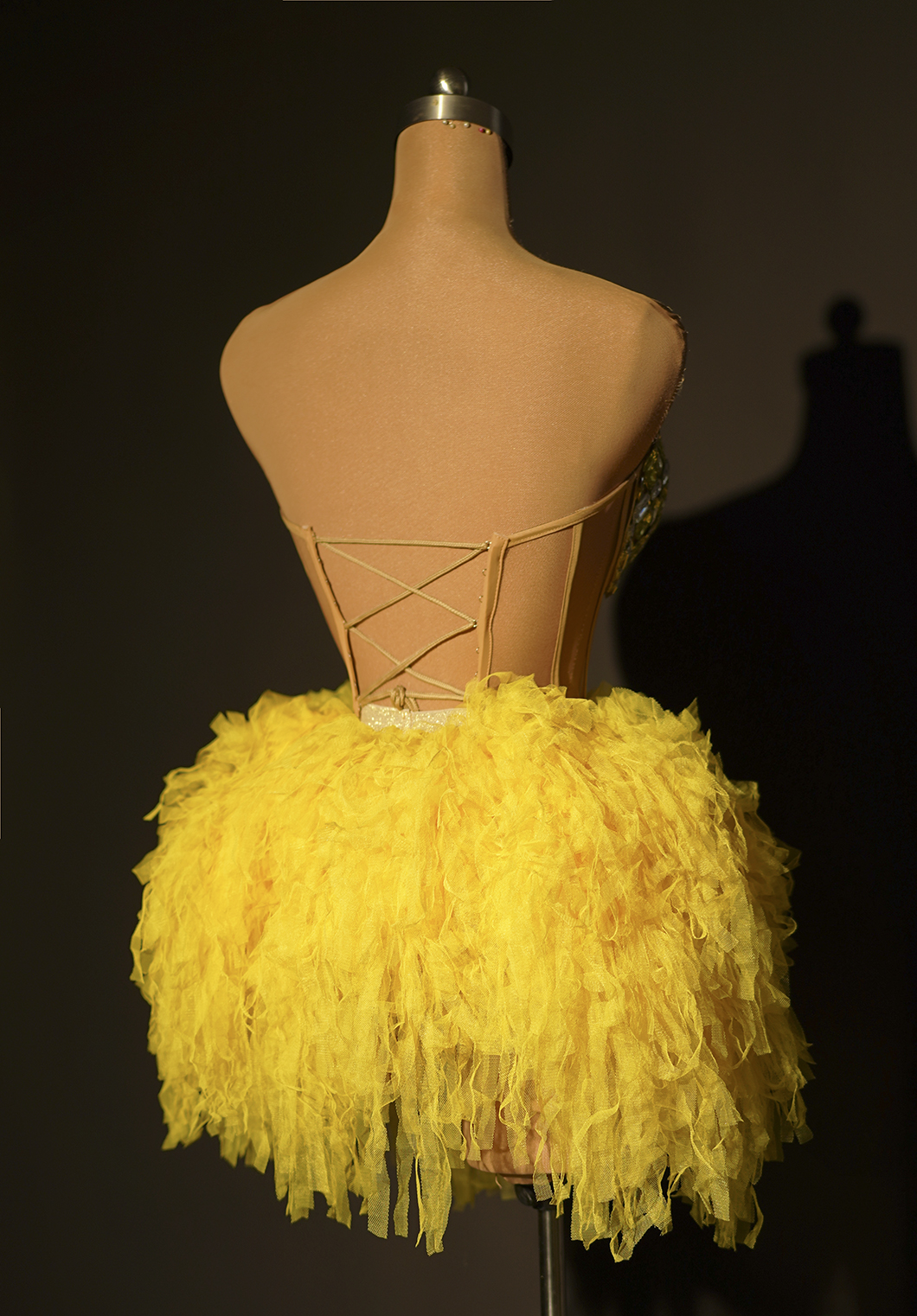 Huangli-女性のための黄色のダイヤモンドのドレスセット,セクシーな包帯トップ,エレガントなスカート,夜のウエディング,誕生日のお祝い,写真撮影服,2個