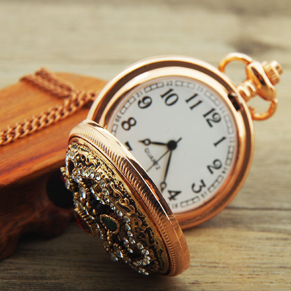 Retro Creative Pocket Watch Flip Cover Unisex Red Retro Red Diamond Decorative Pocket Watch Quartz Surface