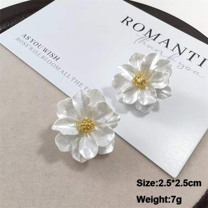 Pendientes colgantes blancos puros para mujer, flor floreciente, esmalte acrílico, mariposa, perla de imitación, corazón, pendientes colgantes, brinc elegante