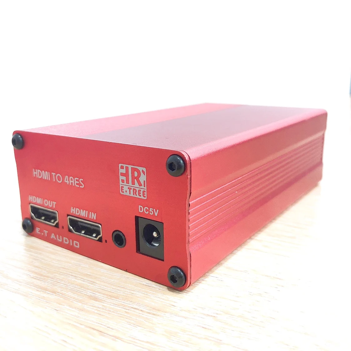 HDMI ke 4AES, Dolby DTS De-embedding 4 arah seimbang AES/EBU (8 channel) Output DB25
