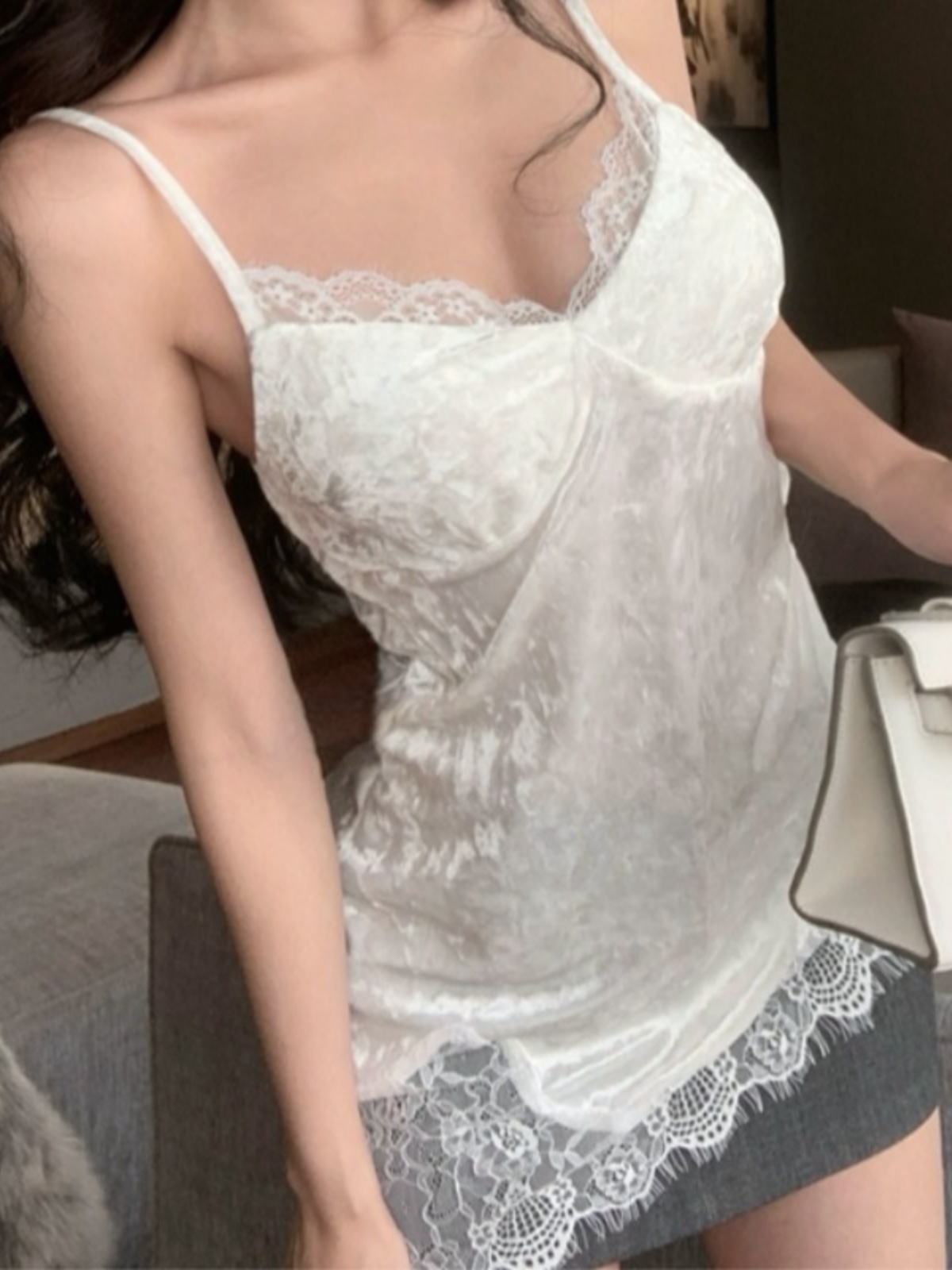 ベルベットベースレイヤーベスト女性のミッドレングス V ネックレーストリムベルスリーブ痩身キャミソール下着ファッション秋冬