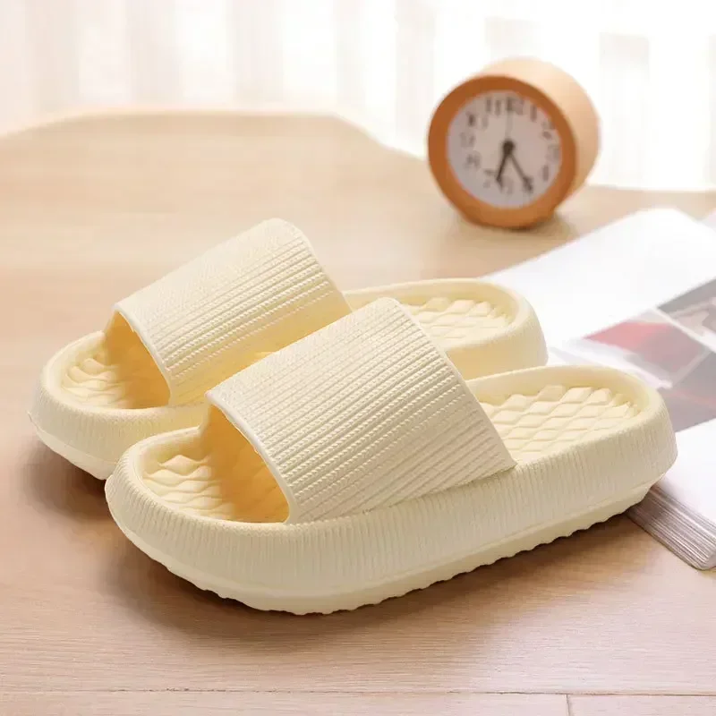 Zapatillas gruesas con plataforma en la nube para mujer, chanclas de EVA con suela suave y almohada, antideslizantes para la playa y el baño