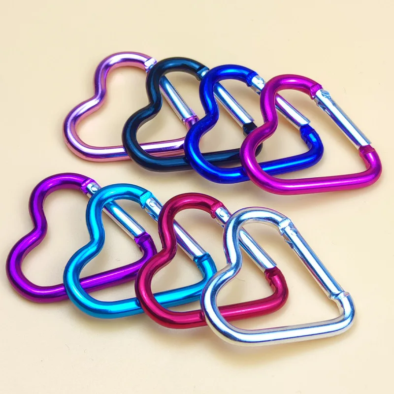 1 ชิ้นรูปหัวใจอลูมิเนียม Carabiner คลิปพวงกุญแจกลางแจ้งพวงกุญแจตะขอขวดน้ําแขวนหัวเข็มขัดชุดเดินทางอุปกรณ์เสริม
