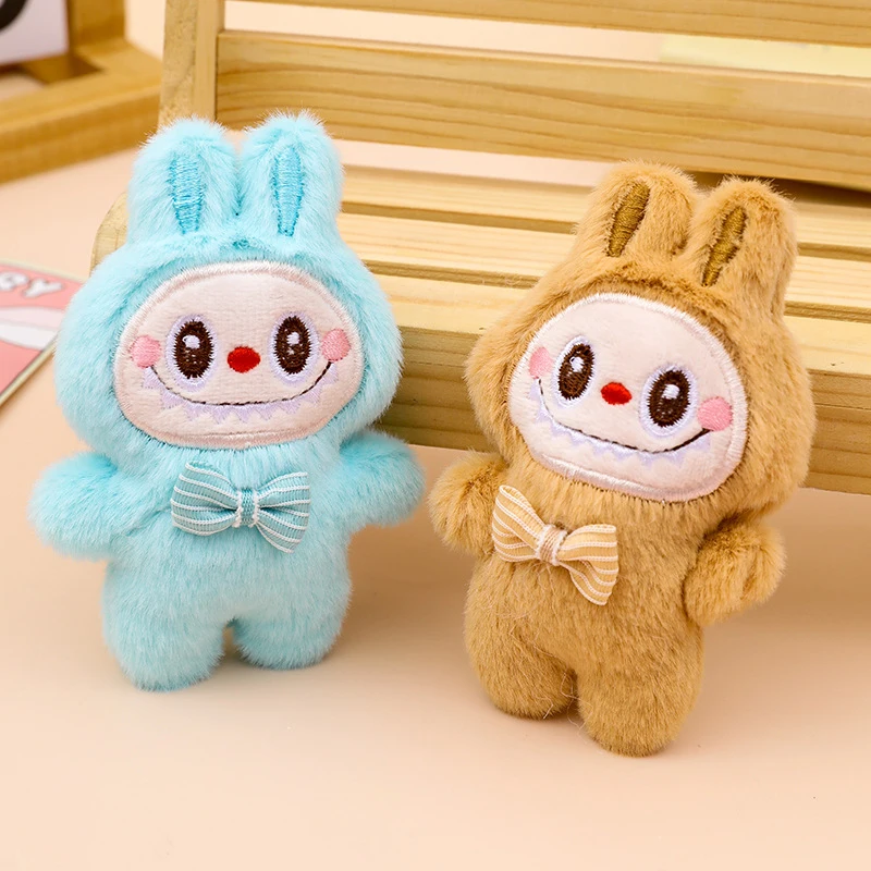 만화 Labubu 플러시 장난감 인형 키 체인 Kawaii 애니메이션 펜던트 열쇠 고리 귀여운 어린이 소녀 생일 선물 배낭 교수형