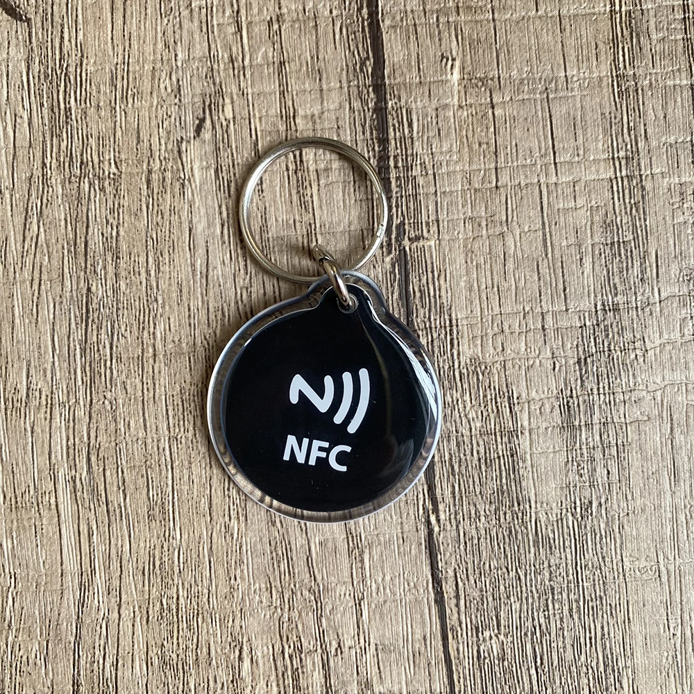 NFC Social Media Tap Business Key Card Instagram WhatsAPP Facebook Snapchat NFC Key Tag Keychains