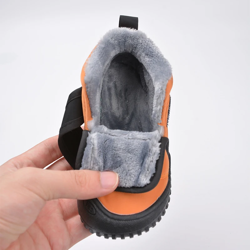 Alta qualidade durável crianças ao ar livre antiderrapante impermeável macio pelúcia inverno neve botas curtas e8218