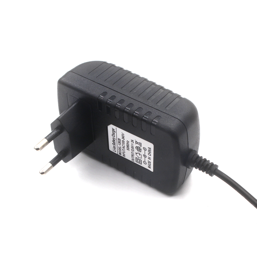 DC Power 21V 2A 18650 cargador de batería de litio 18V 0.5A 1A 2A 4 Series Li-ion batería 5,5mm x 2,1mm con clip