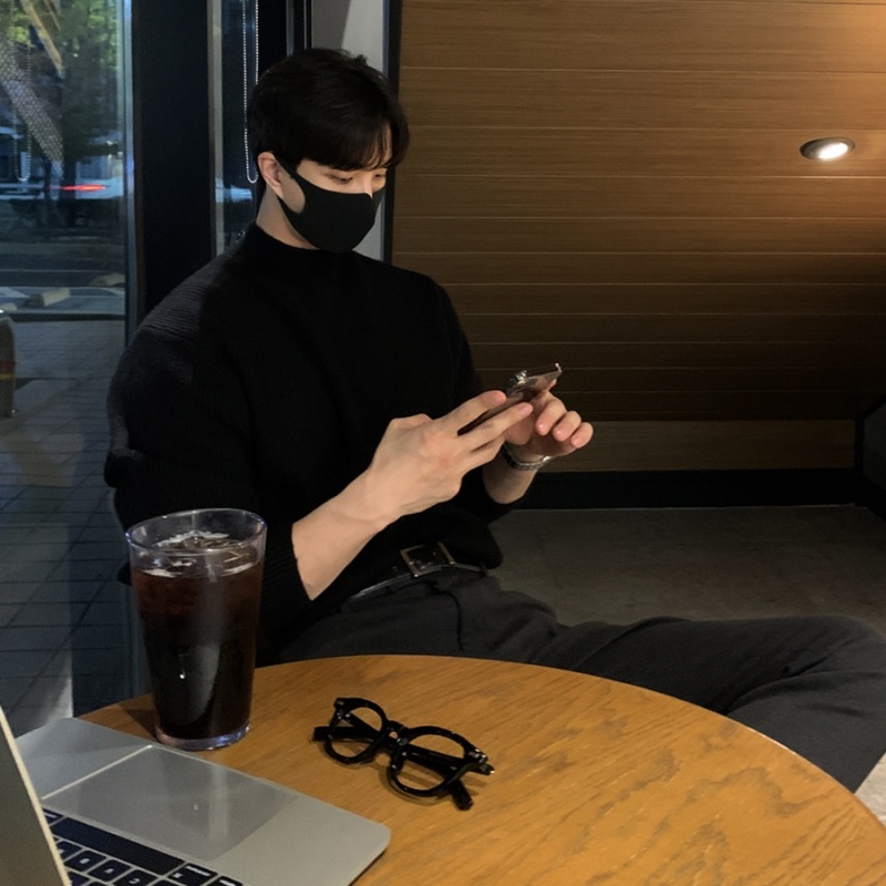 ฤดูหนาวคอตั้งเสื้อกันหนาวผู้ชายแฟชั่นสบายๆถักเสื้อกันหนาวเกาหลีผู้ชายเสื้อแขนยาวหลวม Mens จัมเปอร์เสื้อผ้า