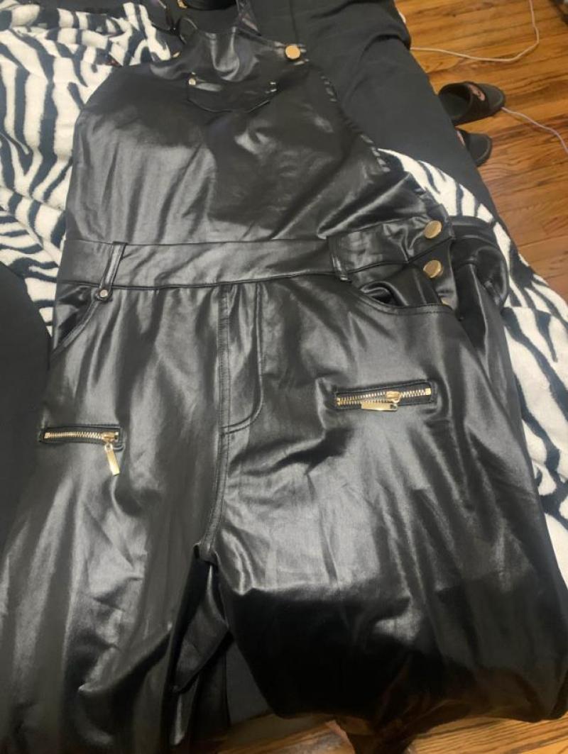 Macacão feminino elegante com alça de ombro, gola quadrada, sem mangas, couro pu, fivela, zíper, suspensório, sexy, justo