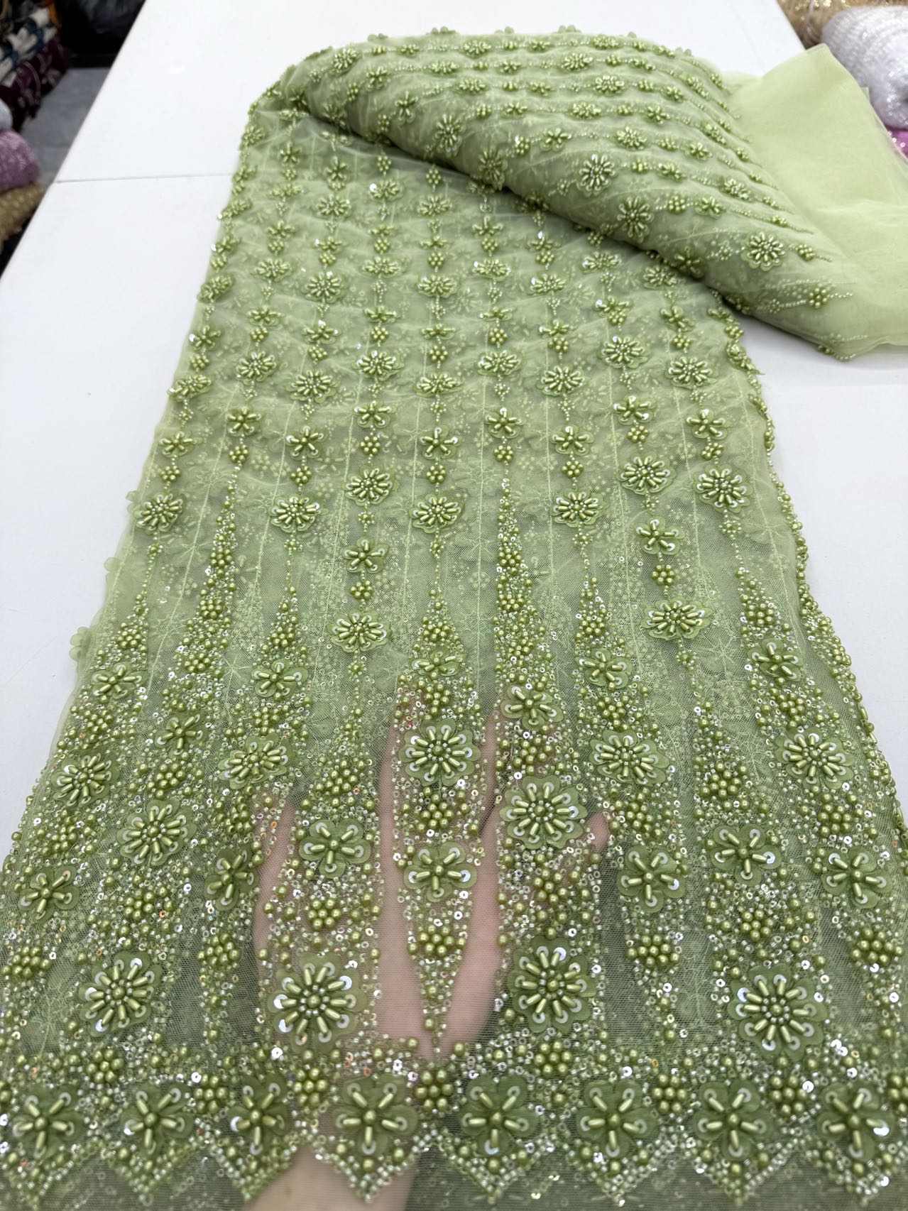 ホワイトアフリカヘビービーズレース生地 2025 高品質 5 ヤードナイジェリアスパンコール新郎生地素材結婚式のパーティードレス