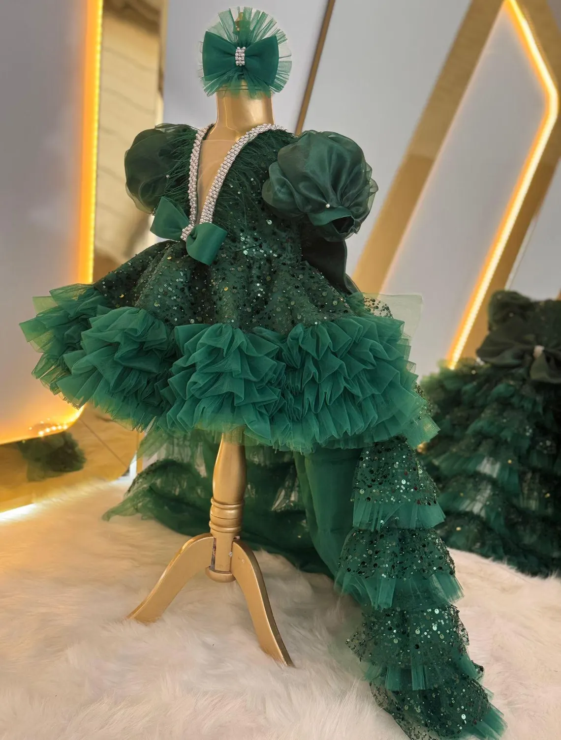 Customized White Flower Girl Dresses For Wedding Layered Feather Tulle Sequins Kids With Bow Birthday Party First Communion Gown