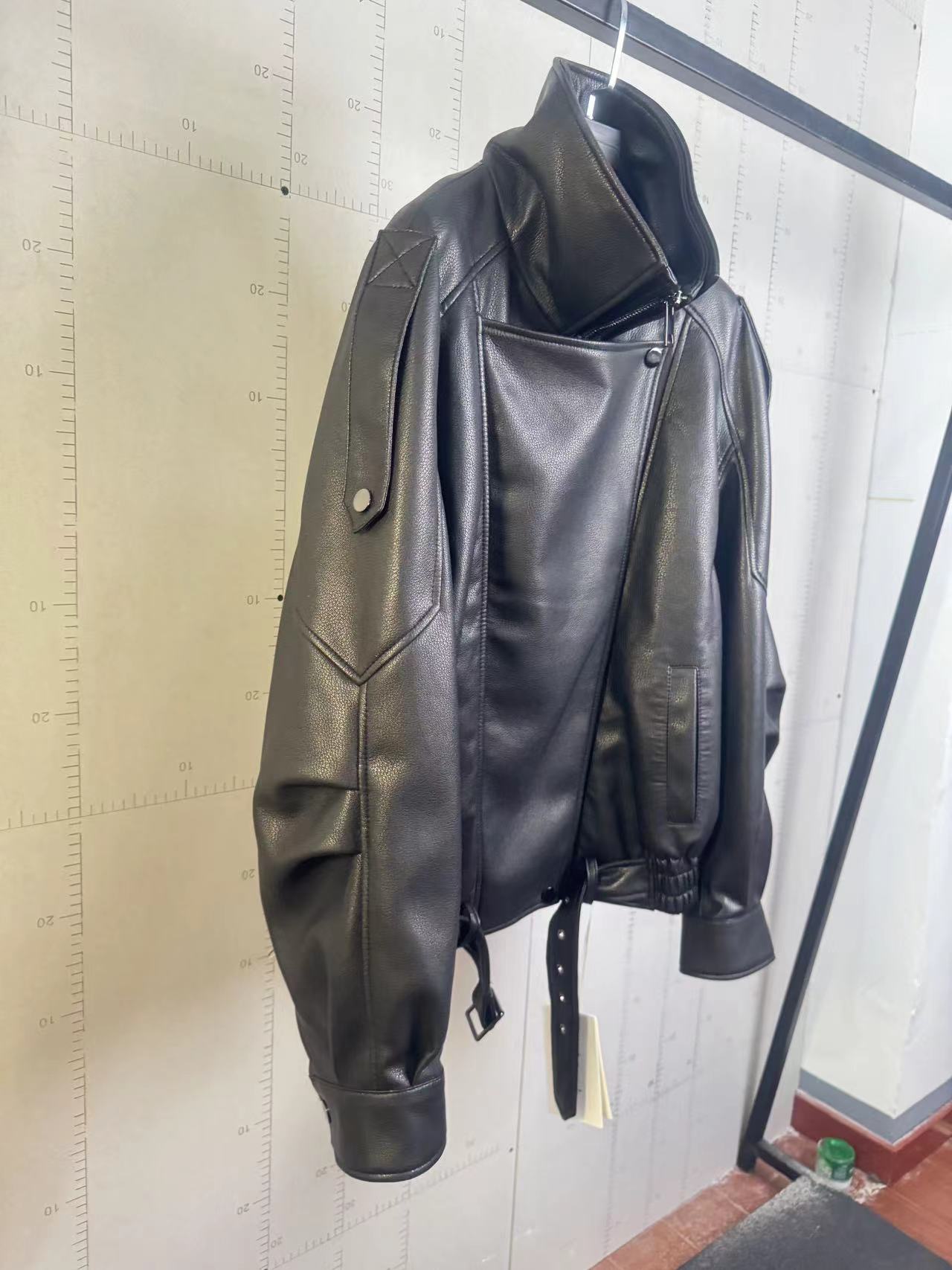 Nova moda pele de carneiro couro genuíno feminino casaco curto 2025 primavera outono e inverno fora usar casaco